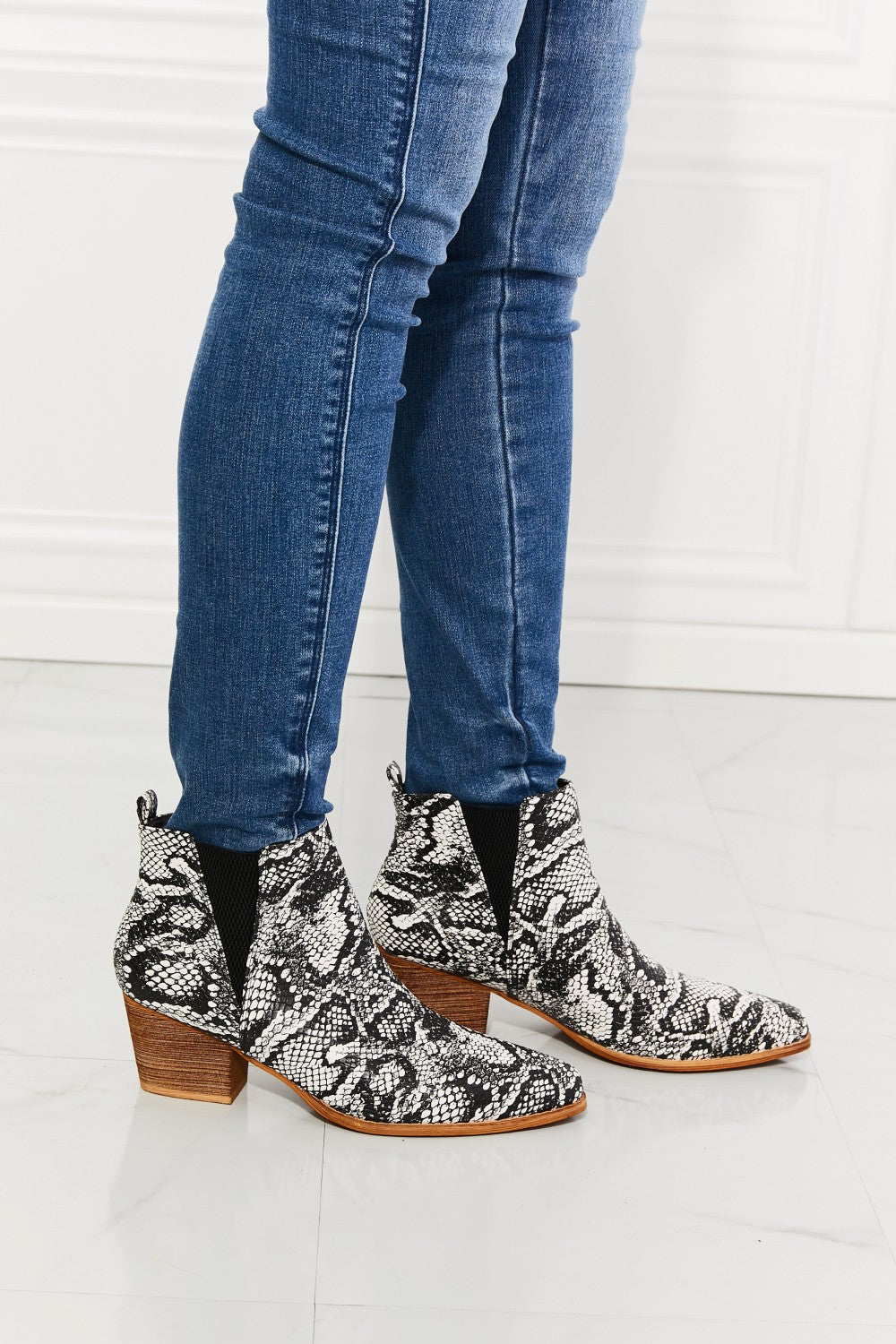 Ankle Boot - Point Toe Bootie in Snakeskin