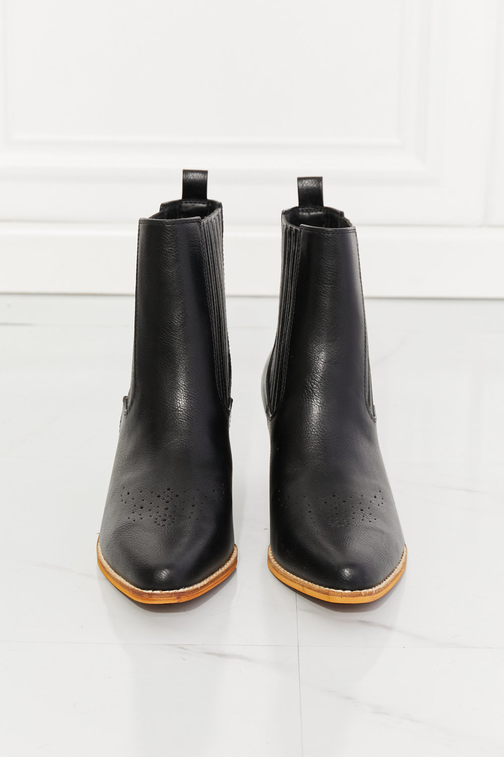 Cowboy Boots - Stacked Heel Chelsea Boot in Black