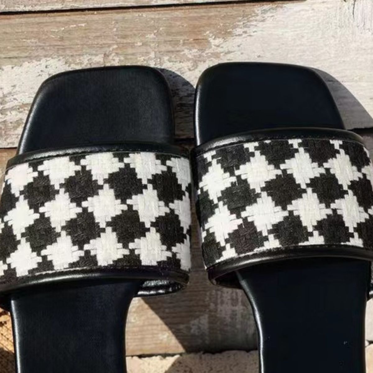 Sandals - Plaid Design Open Toe Flat