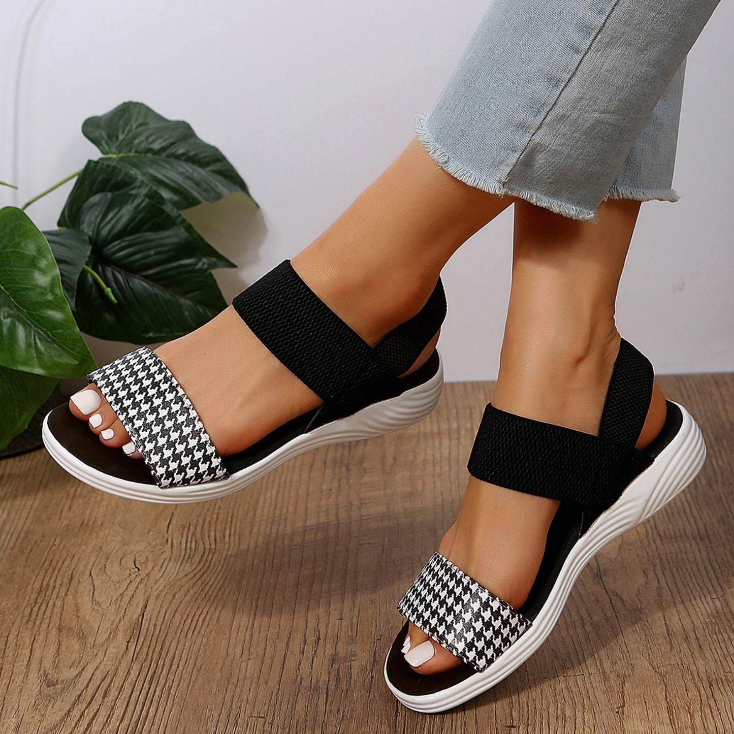 Sandals - Open Toe Low Heel