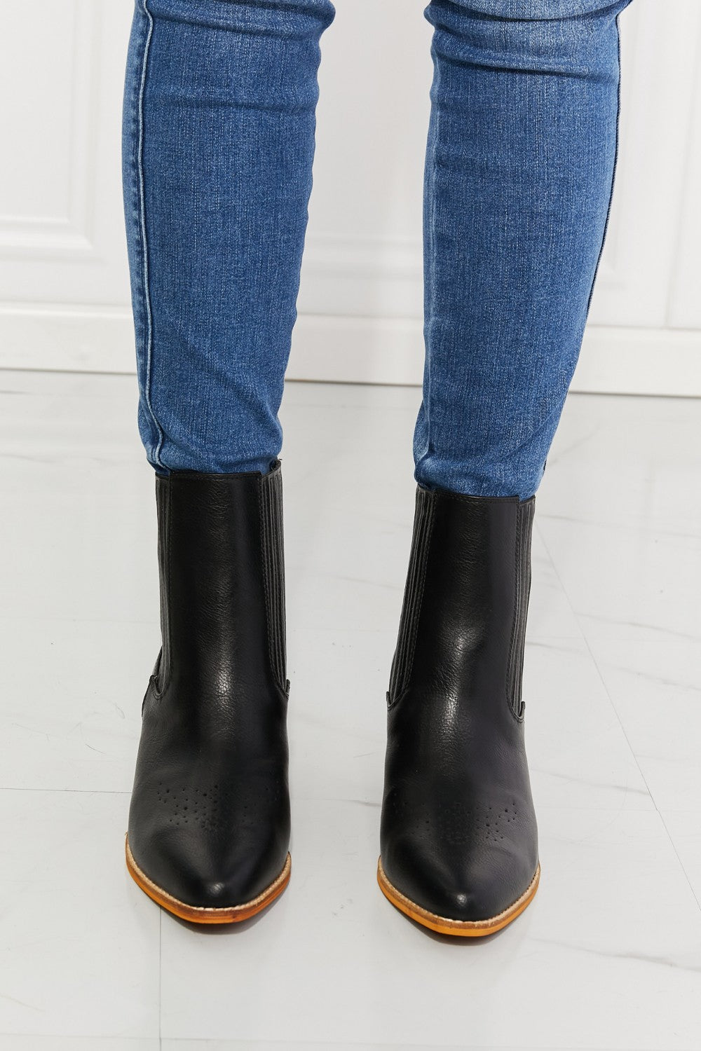 Cowboy Boots - Stacked Heel Chelsea Boot in Black